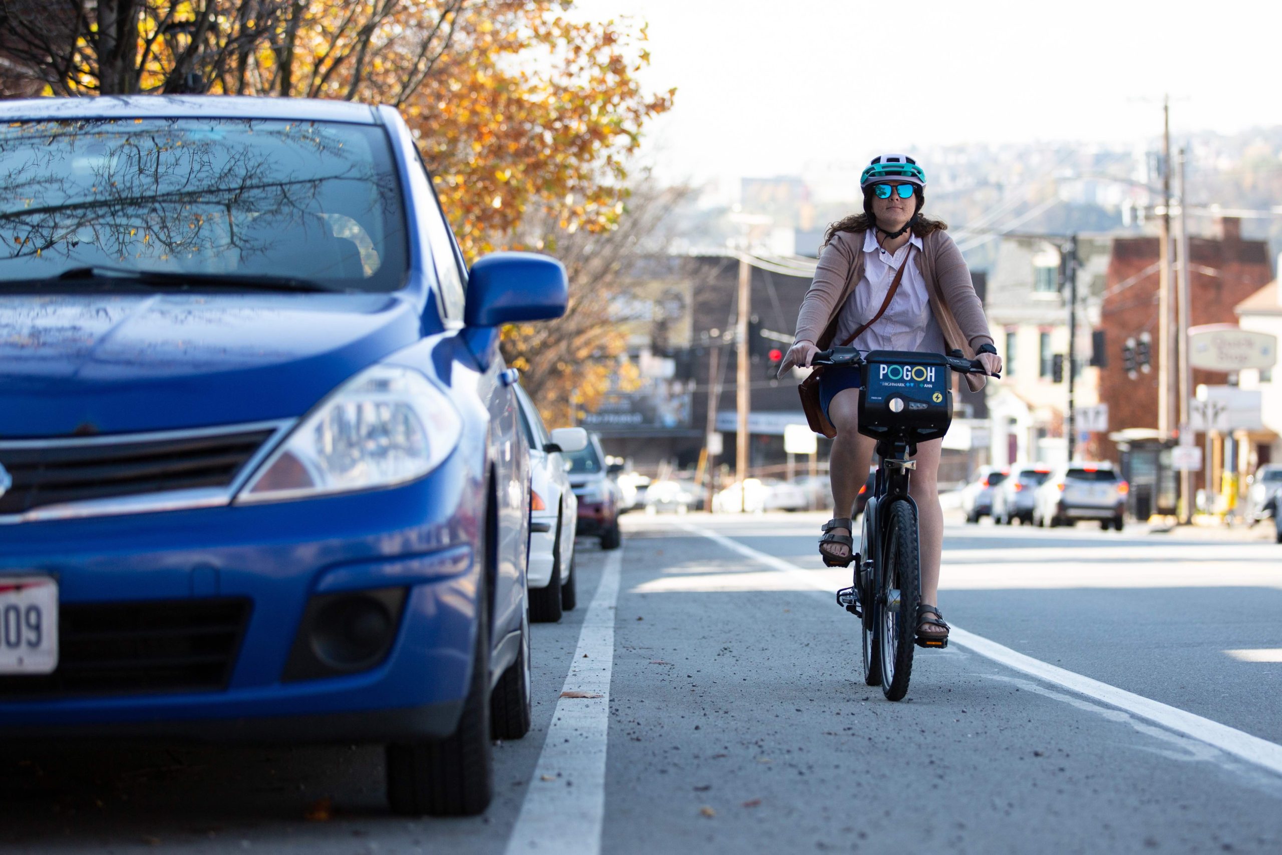 2022.11.03 Sara and Membrership Card (5 of 15)